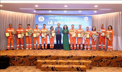 Biểu dương 76 An toàn vệ sinh viên giỏi tiêu biểu, phát động Tháng Công nhân và Tháng hành động về ATVSLĐ năm 2026