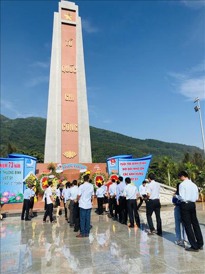 Thủy điện An Khê – Ka Nak viếng nghĩa trang liệt sĩ thành phố Quy Nhơn 