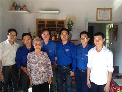Đoàn viên thanh niên Công ty Thủy điện An Khê – Ka Nak tri ân các anh hùng liệt sĩ và bà mẹ Việt Nam anh hùng 