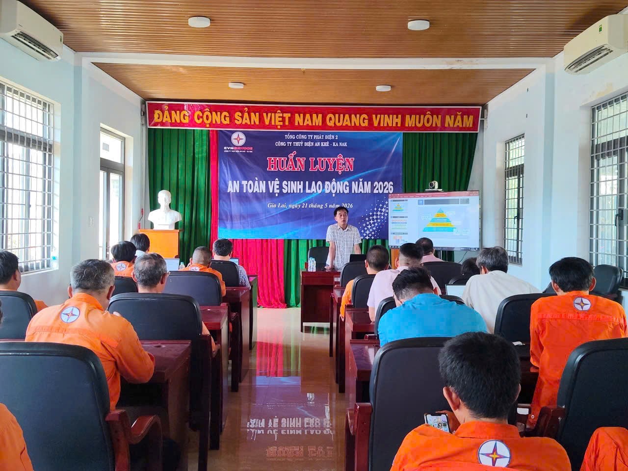 AN TOￃﾀN V￡ﾻﾆ SINH LAO ￄﾐ￡ﾻﾘNG NￄﾂM 2026AI-generated content may be incorrect.